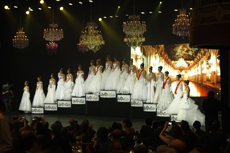 Bal des Debutantes 2012 